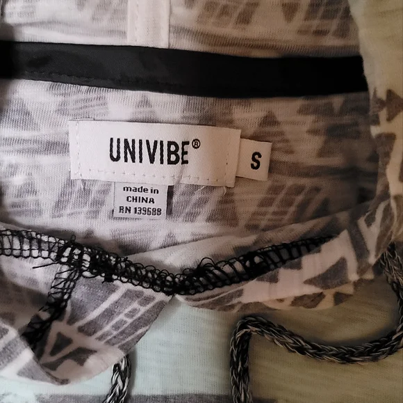 NWT Univibe Men's Sleeveless Hoodie Shirt  90's look - Picture 7 of 9